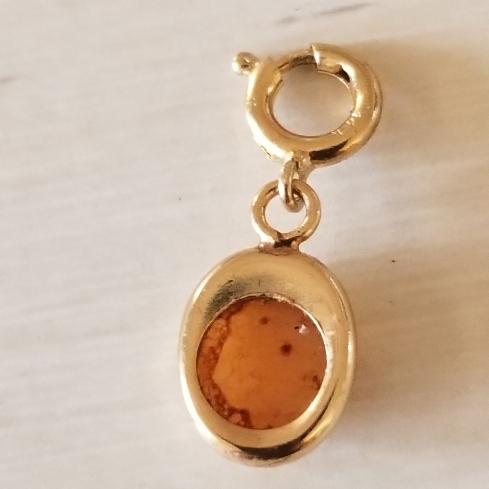 14K Gold Cameo Charm - Picture 5 of 9